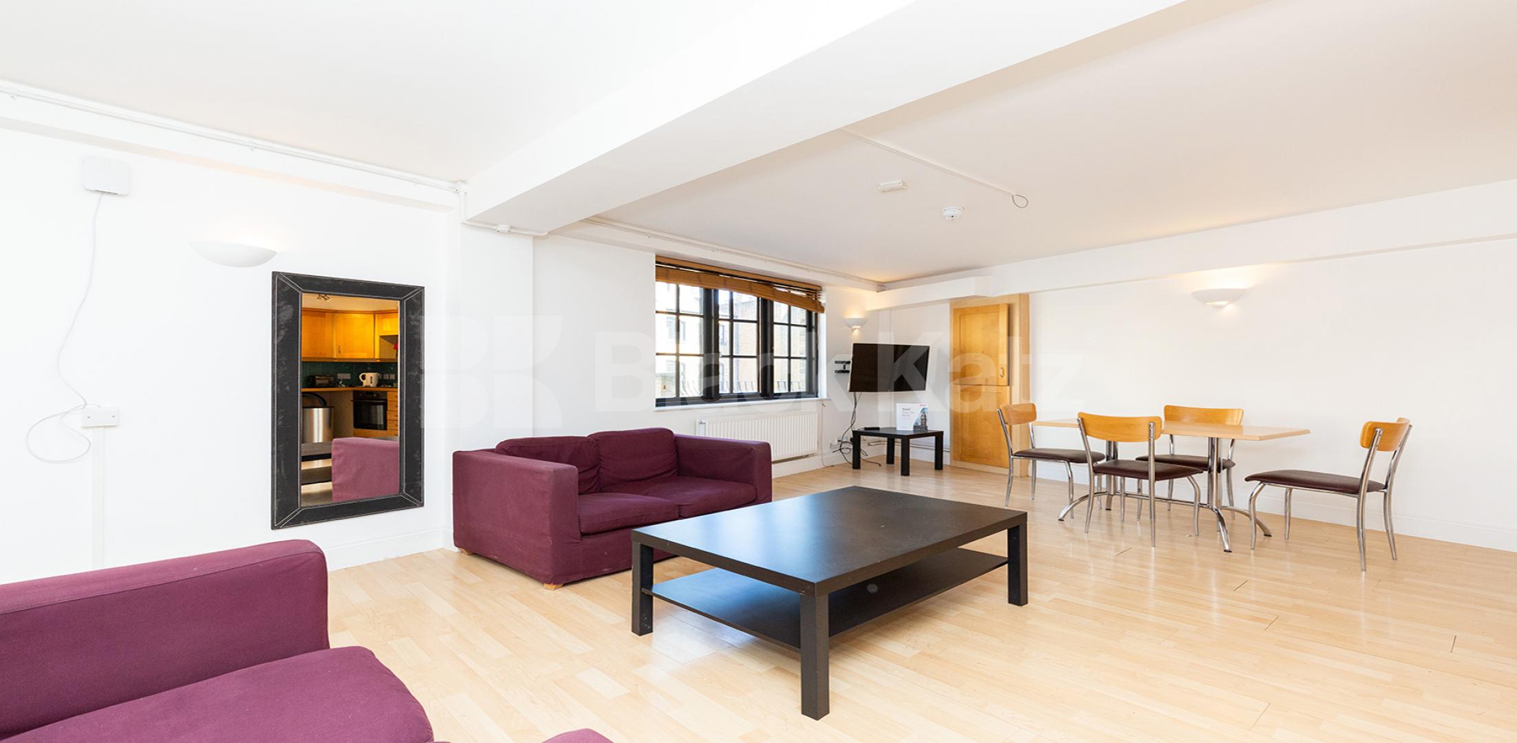 			NEW INSTRUCTION!, 2 Bedroom, 1 bath, 1 reception Flat			 Bakers Row, CLERKENWELL / FARRINGDON